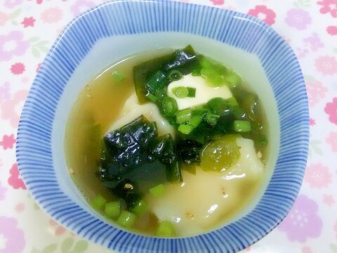 水餃子とわかめと豆腐の中華スープ＋＋